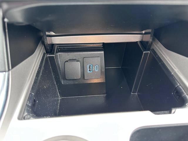 Certified 2024 Ford Explorer XLT w/ Equipment Group 202A AWD/4WD image 19