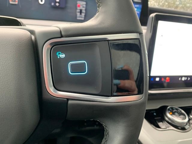 Certified 2025 Ford Expedition Active image 27