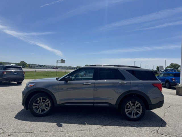 Certified 2023 Ford Explorer XLT w/ Equipment Group 202A AWD/4WD image 5