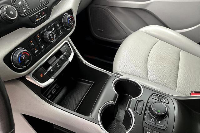 Used 2022 GMC Terrain SLT w/ Infotainment Package II image 18
