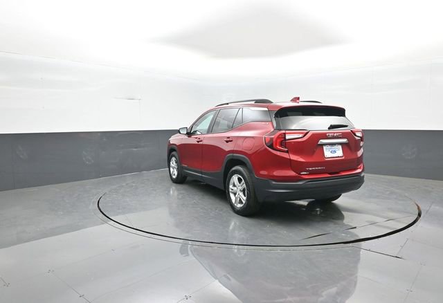 Used 2022 GMC Terrain SLE w/ Driver Convenience Package image 5