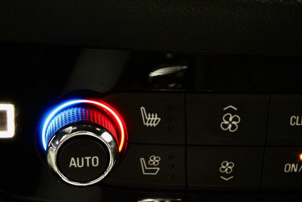 Used 2024 Buick Enclave Premium image 12