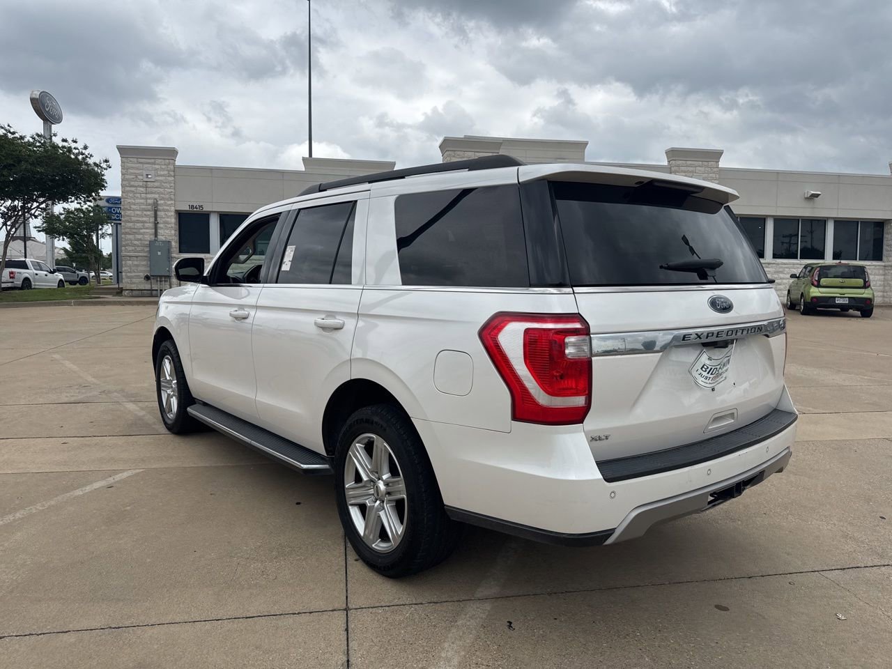 Certified 2018 Ford Expedition XLT w/ Equipment Group 202A image 7