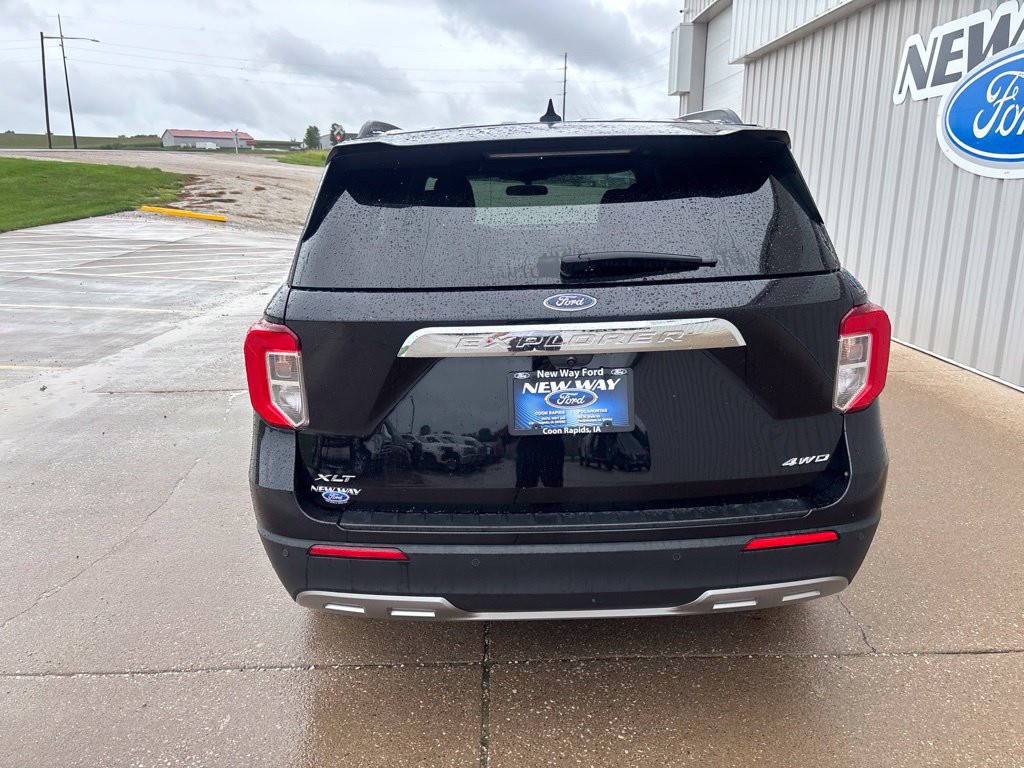 Certified 2024 Ford Explorer XLT w/ Equipment Group 202A AWD/4WD image 6