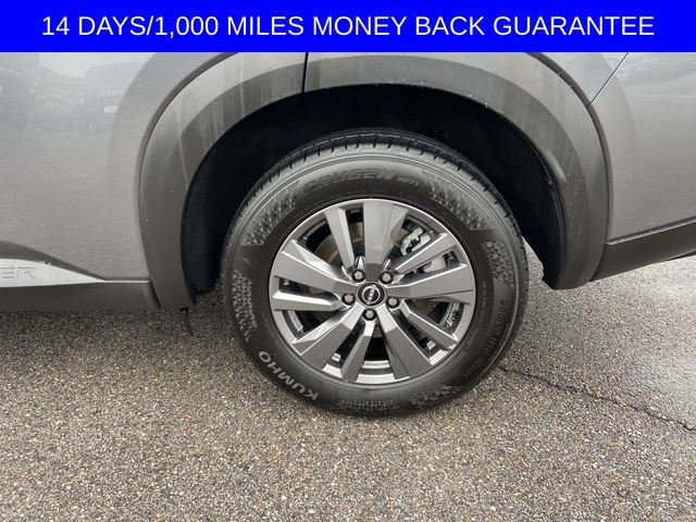 Used 2025 Nissan Pathfinder SV FWD image 6