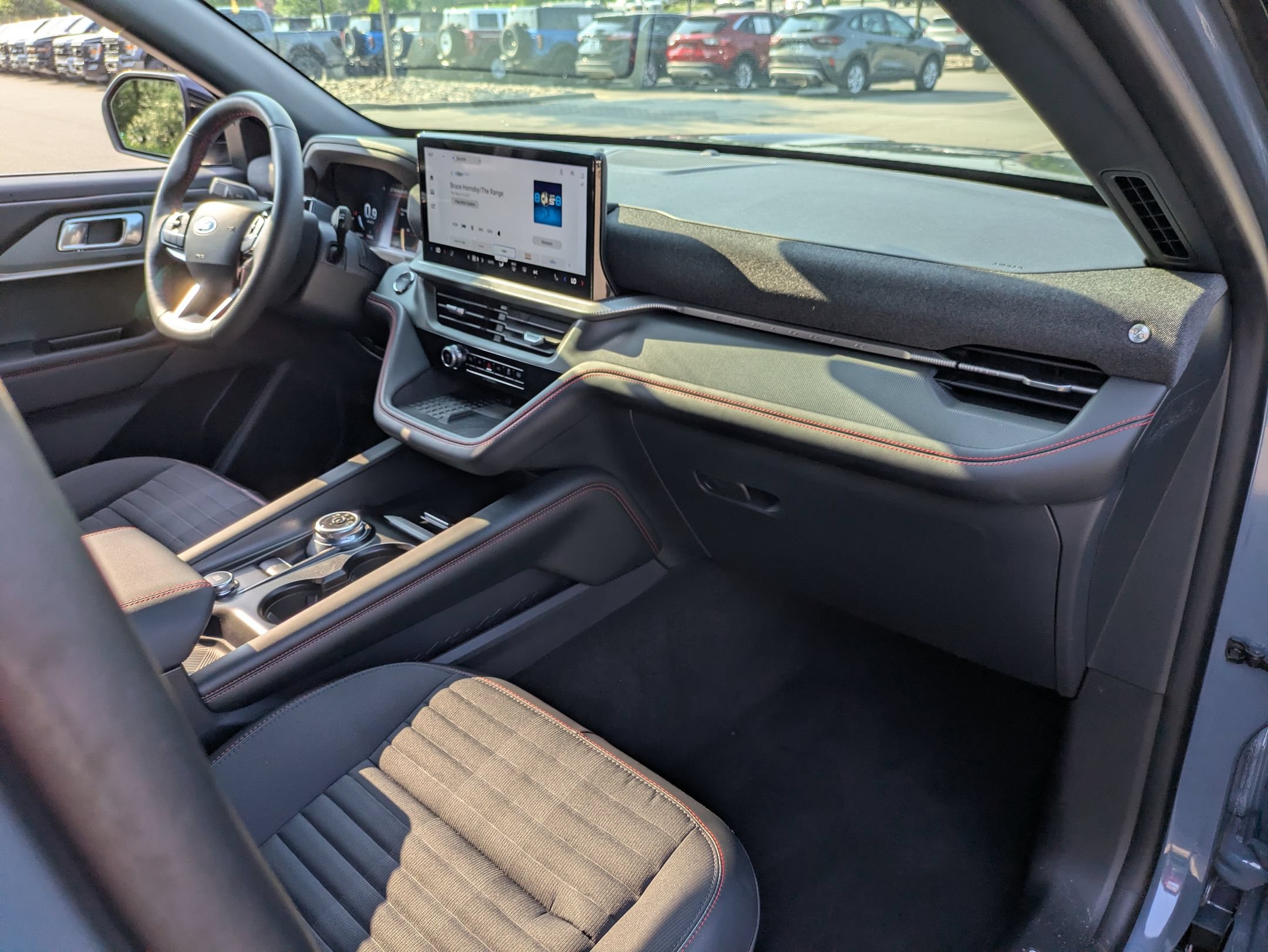 Certified 2025 Ford Explorer ST-Line w/ Premium Package AWD/4WD image 40