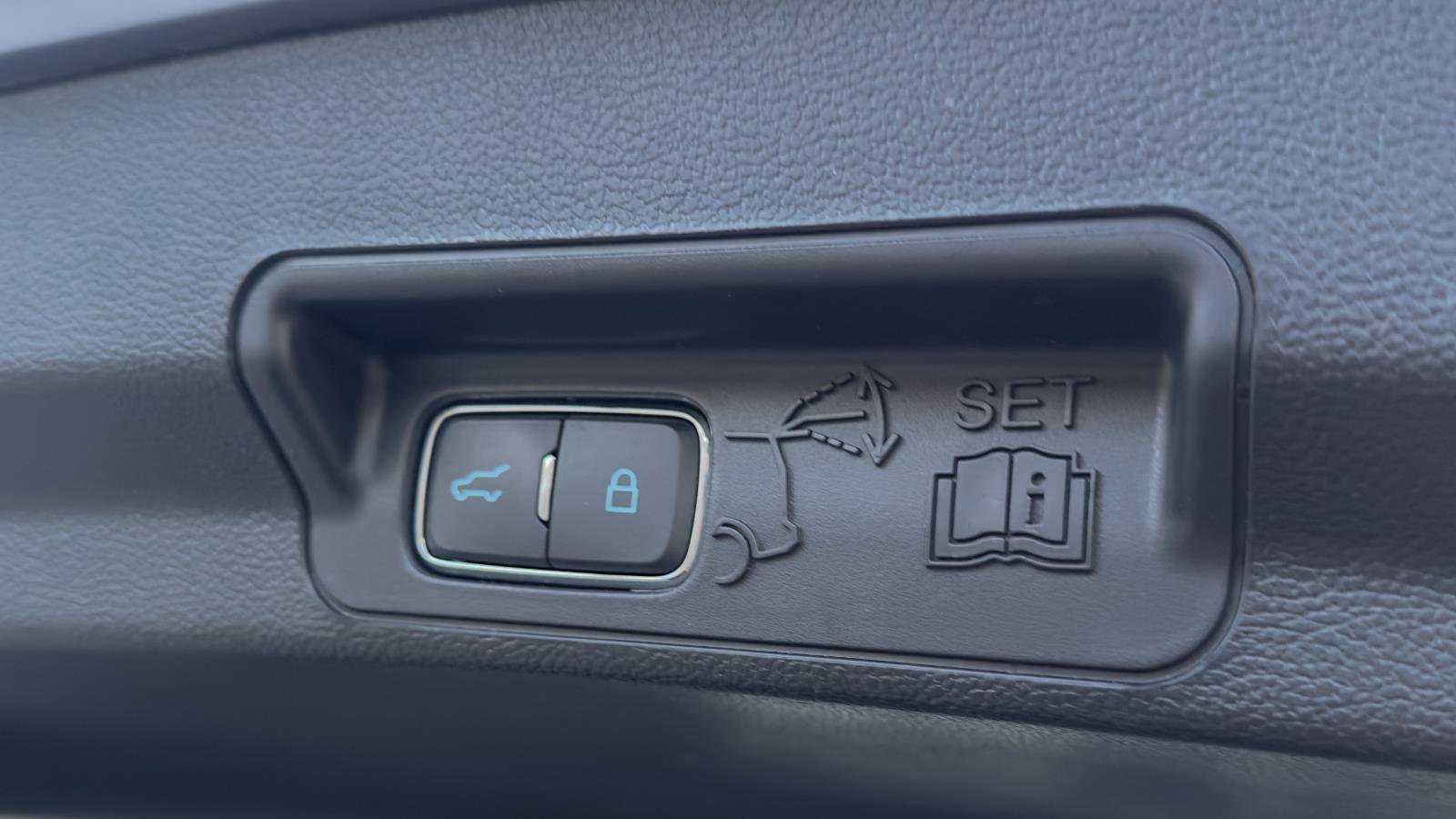 Certified 2023 Ford Explorer XLT w/ Equipment Group 202A image 11