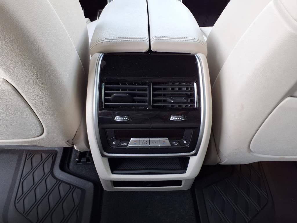 Used 2022 BMW X5 xDrive40i w/ Premium Enhanced Package image 11