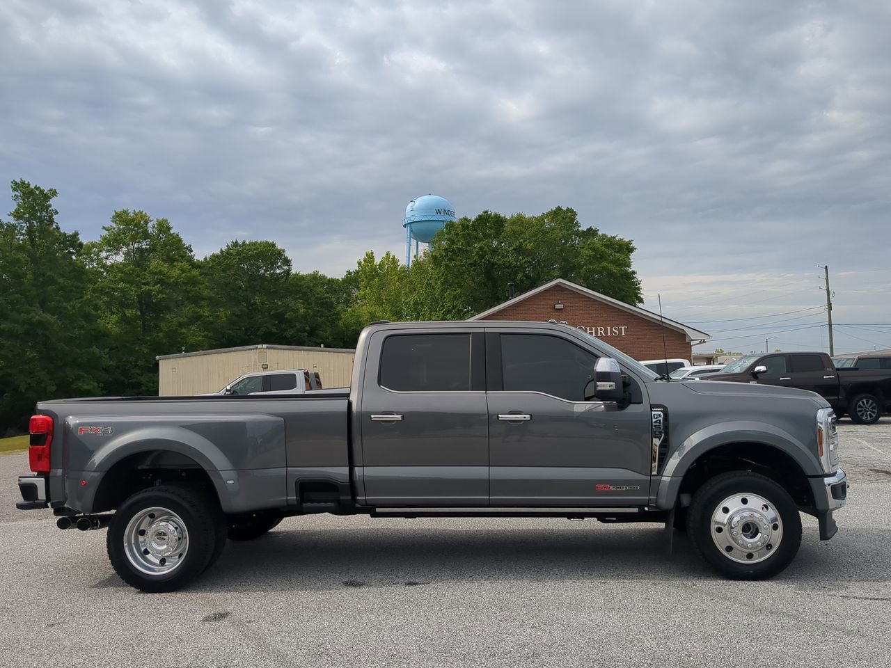 Certified 2025 Ford F450 Lariat w/ Lariat Ultimate Package AWD/4WD image 2