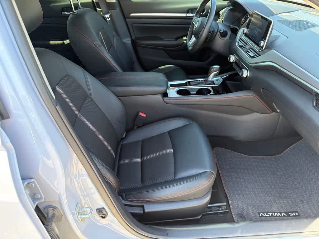 Used 2024 Nissan Altima 2.5 SR FWD image 12