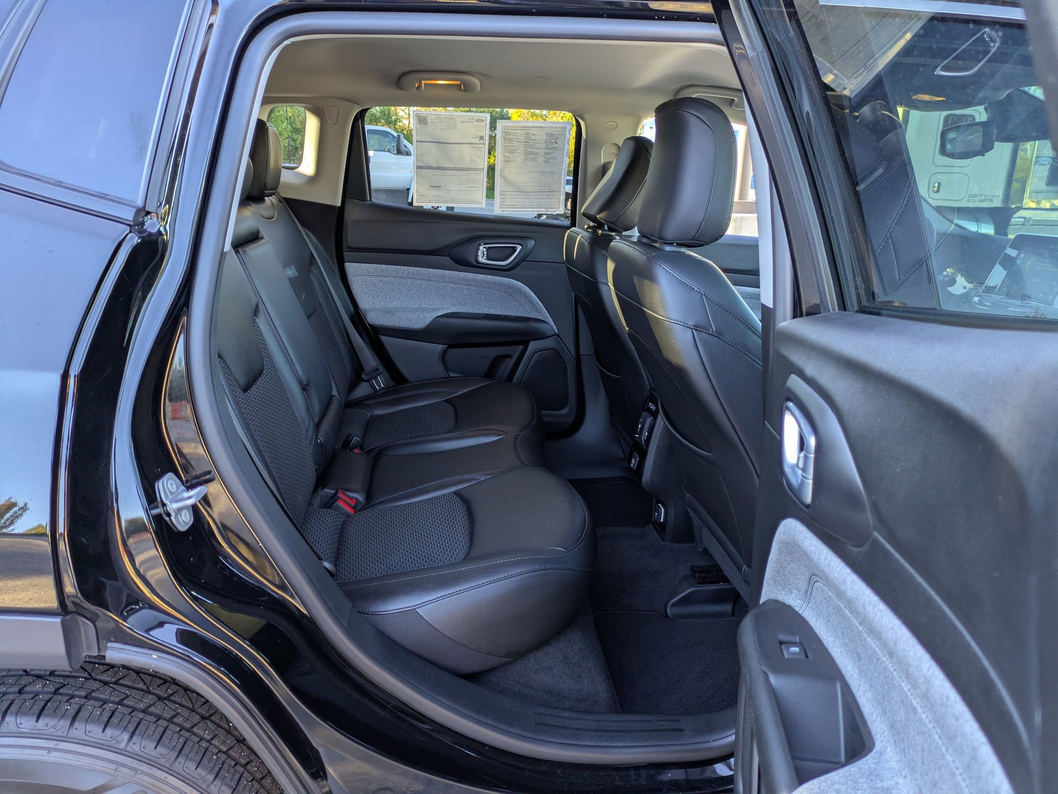 Used 2022 Jeep Compass Latitude image 35