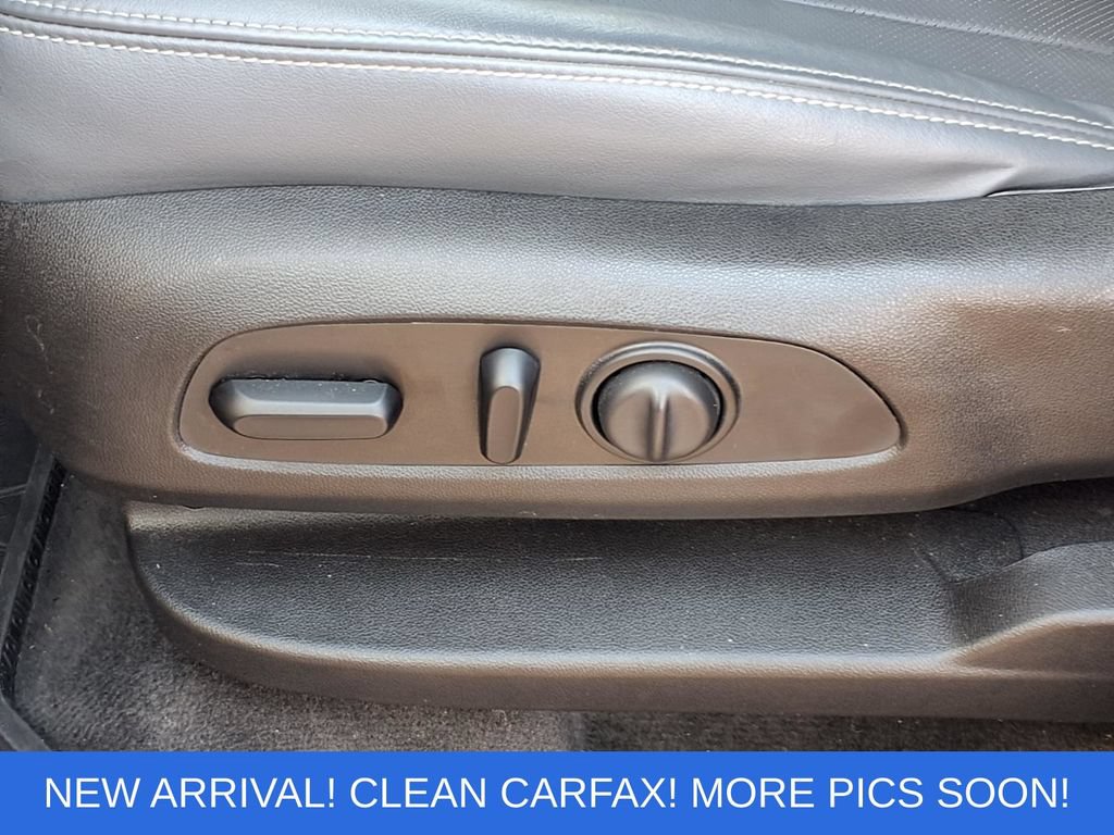 Used 2020 Buick Enclave Essence w/ Sport Touring Edition FWD image 4