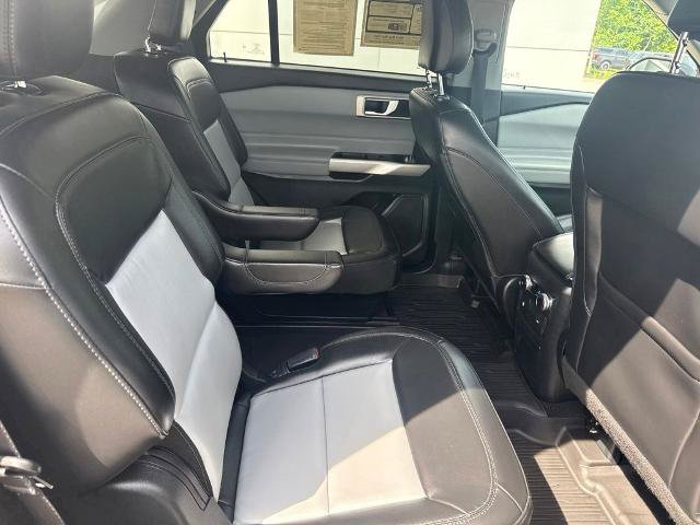 Certified 2023 Ford Explorer XLT w/ Equipment Group 202A RWD image 32