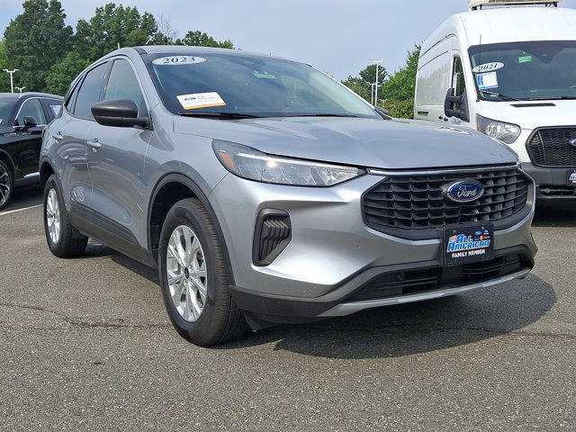 Certified 2023 Ford Escape Active w/ Tech Pack #1 AWD/4WD image 2