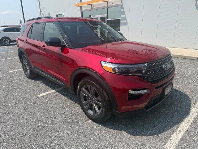 Certified 2022 Ford Explorer XLT w/ Equipment Group 202A AWD/4WD image 2