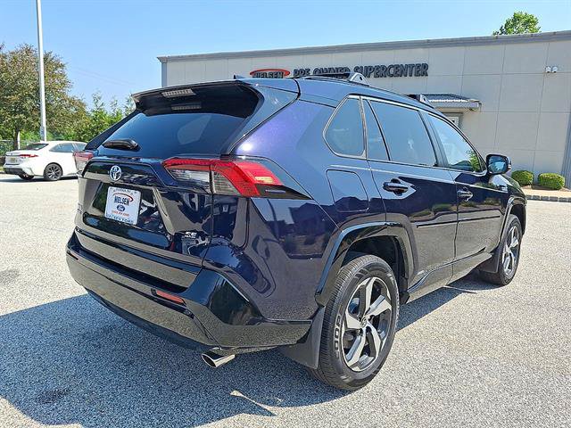 Used 2022 Toyota RAV4 SE w/ Weather & Moonroof Package AWD/4WD image 25