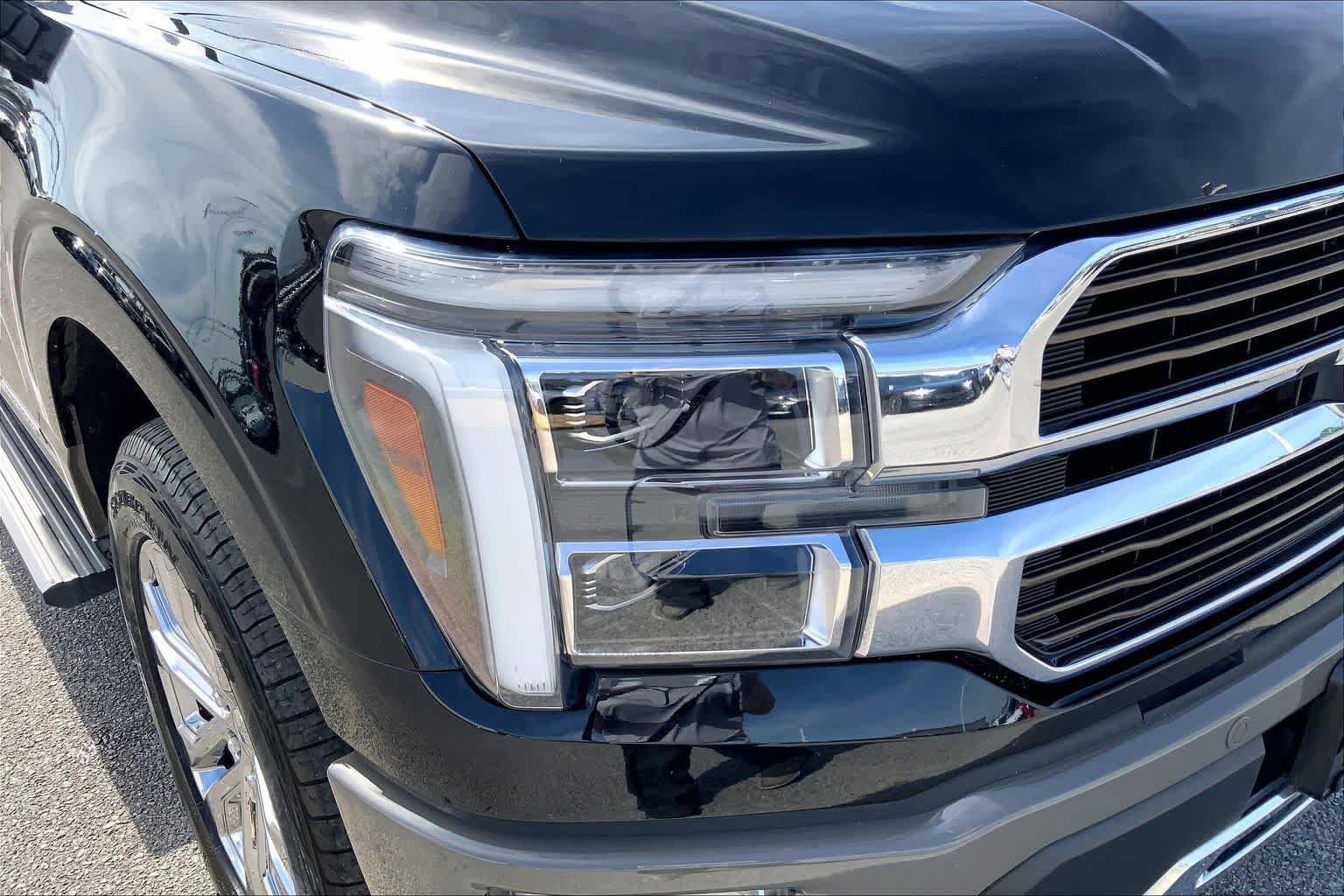 Certified 2025 Ford F150 King Ranch AWD/4WD image 29