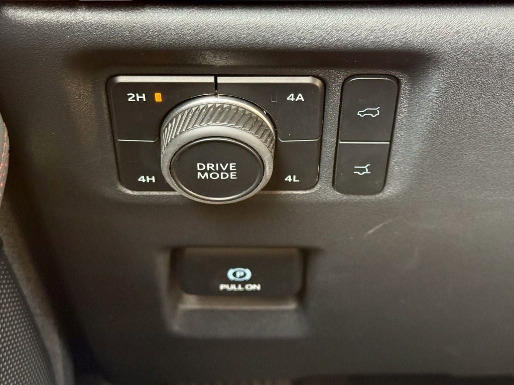 Certified 2025 Ford Expedition Active AWD/4WD image 31