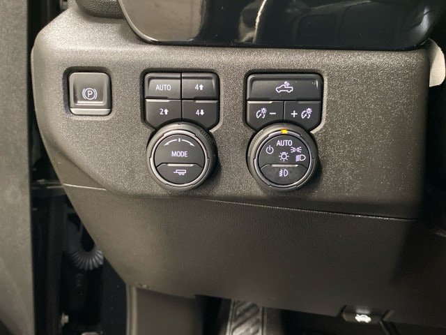 Used 2023 Chevrolet Silverado 1500 RST w/ Z71 Off-Road Package AWD/4WD image 19