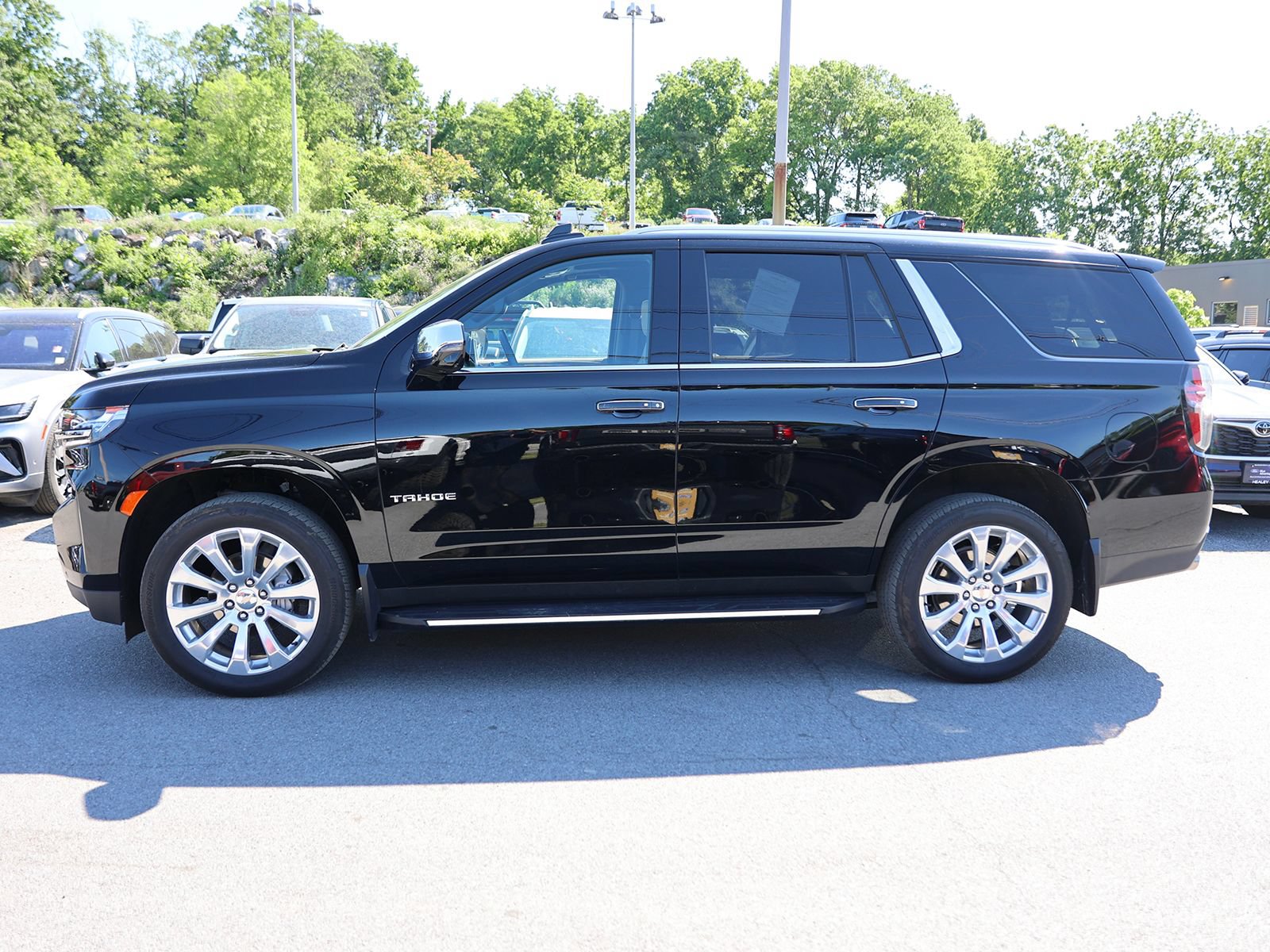 Used 2024 Chevrolet Tahoe Premier AWD/4WD image 4