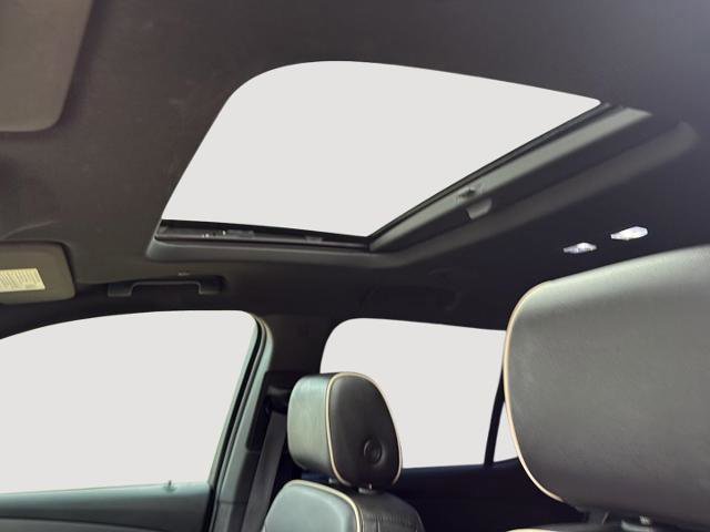 Used 2023 Chevrolet Traverse Premier image 20