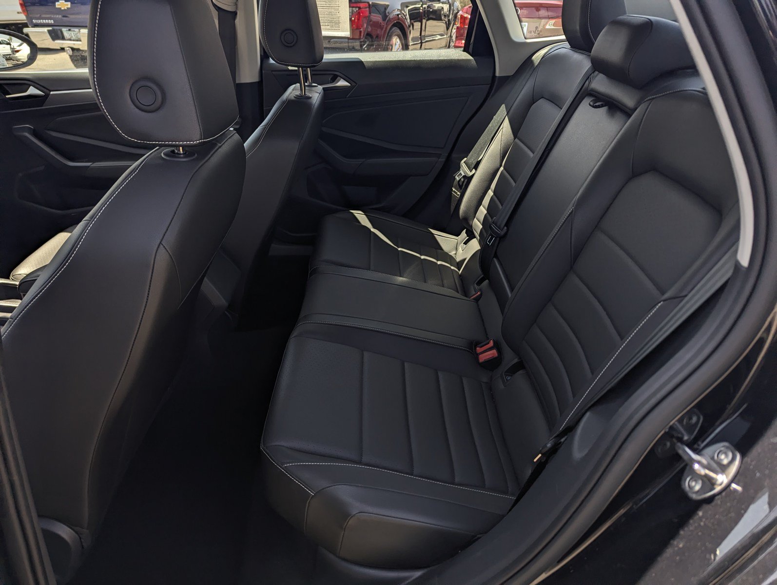 Used 2024 Volkswagen Jetta SE FWD image 8