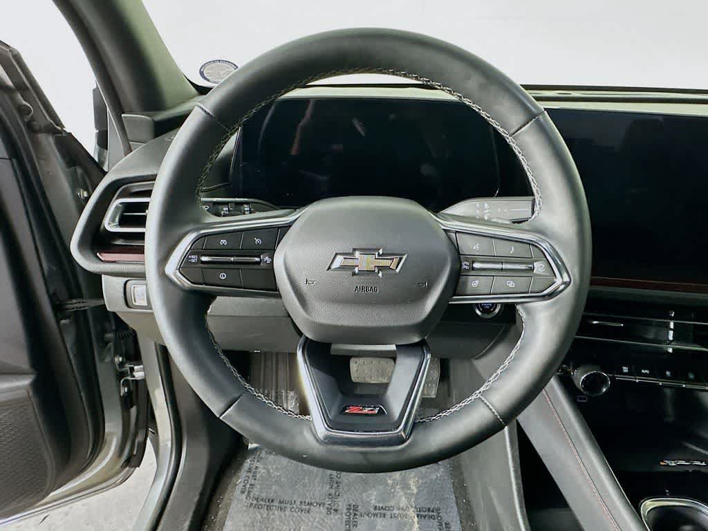 Used 2025 Chevrolet Traverse Z71 AWD/4WD image 16