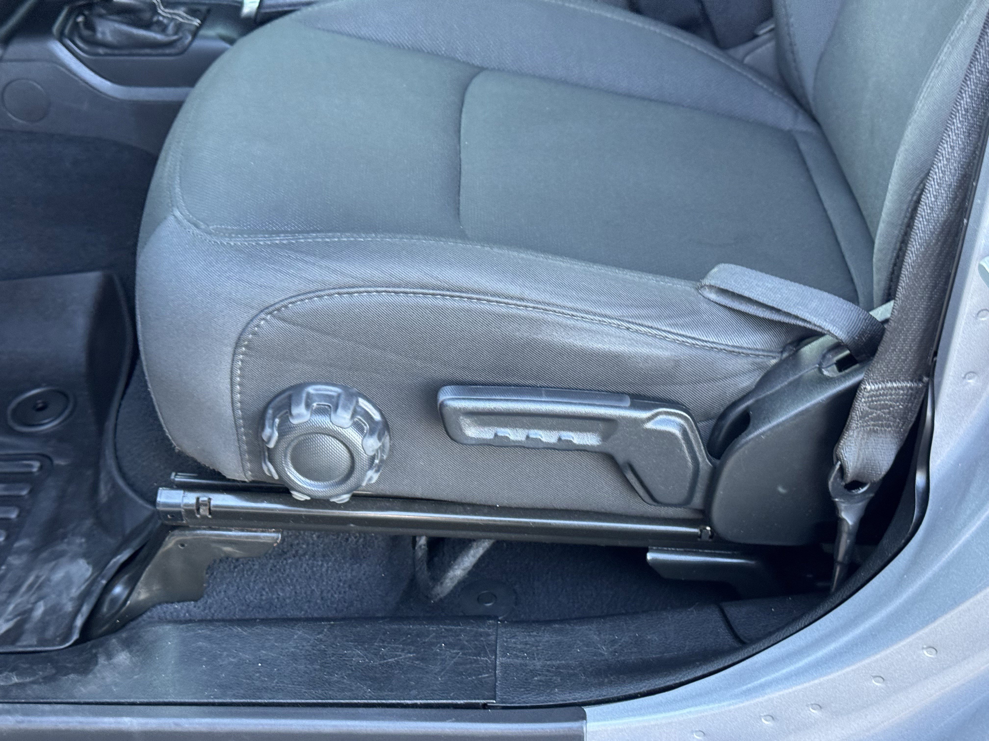 Used 2020 Jeep Wrangler Unlimited Sahara image 17