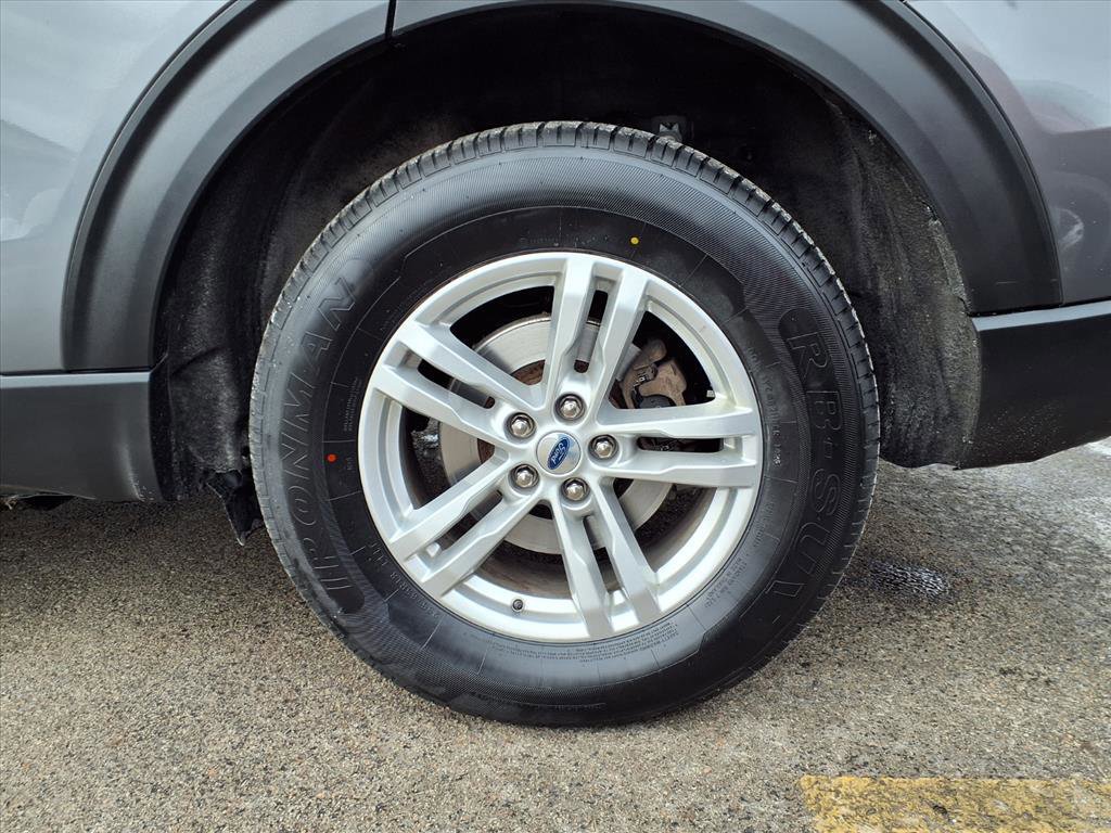 Certified 2022 Ford Explorer XLT w/ Equipment Group 202A image 7