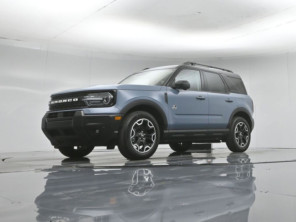 Certified 2025 Ford Bronco Sport Outer Banks w/ Outer Banks Tech Package+ AWD/4WD image 47