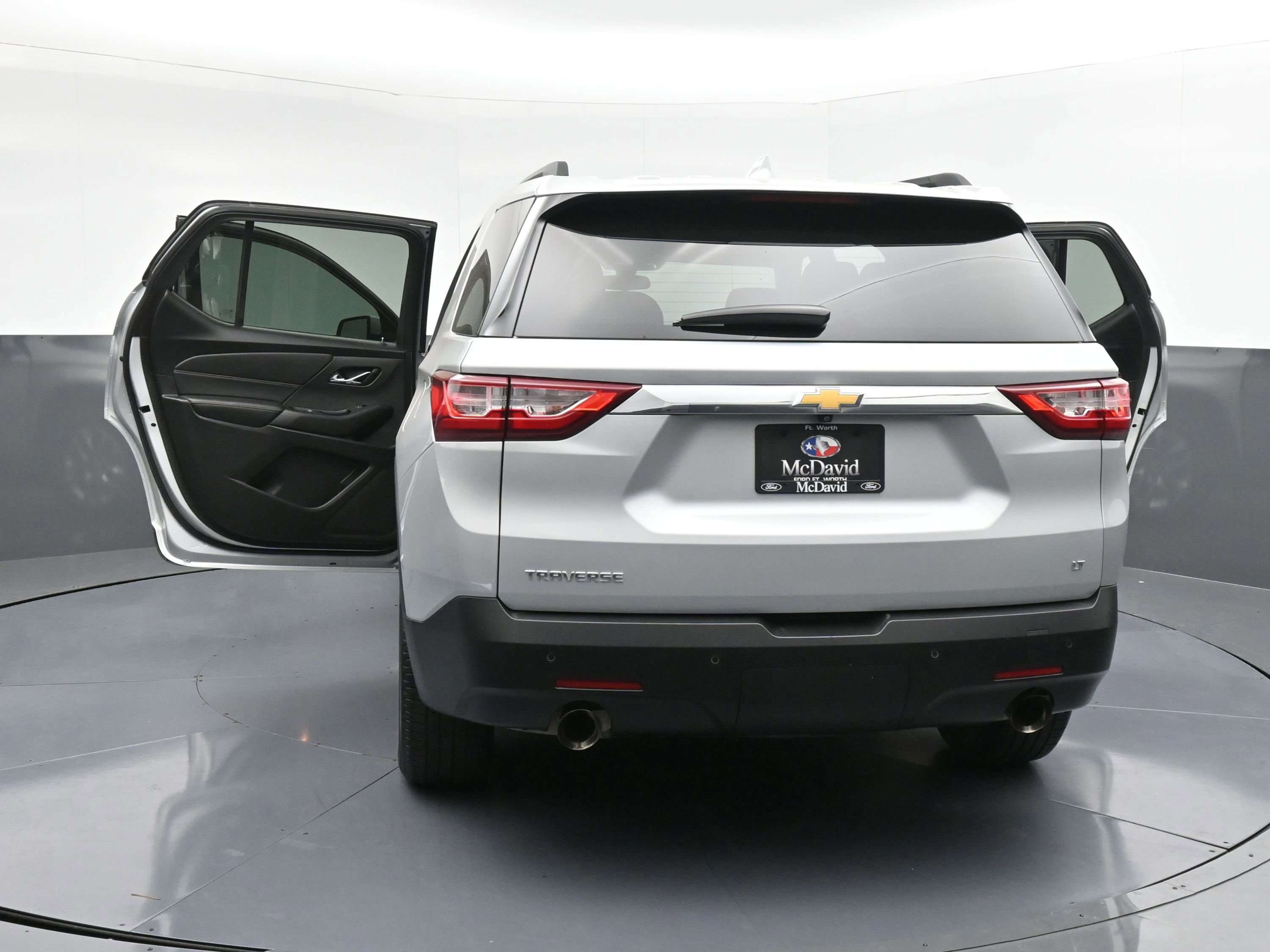 Used 2021 Chevrolet Traverse LT image 46