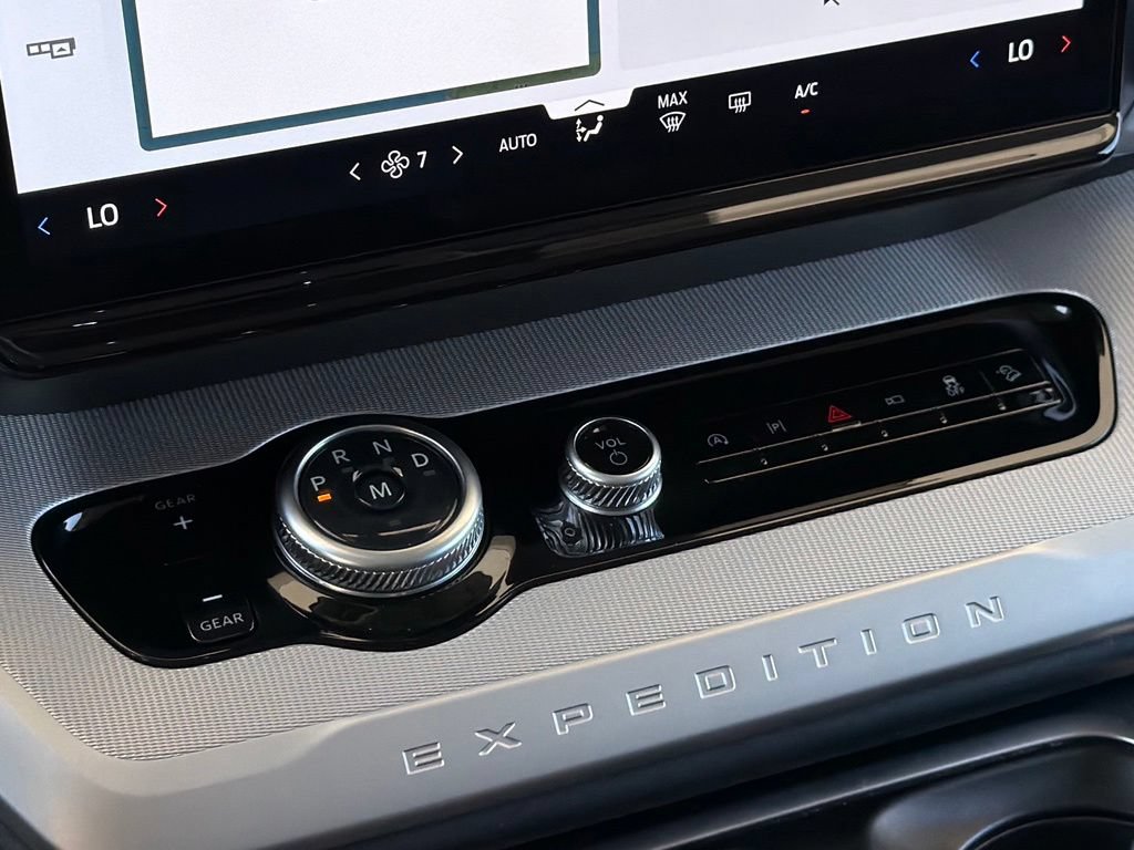 Certified 2025 Ford Expedition Active AWD/4WD image 16