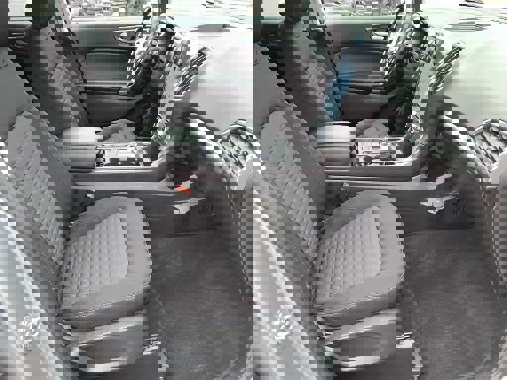 Certified 2022 Ford Edge SE w/ Black Appearance Package image 11