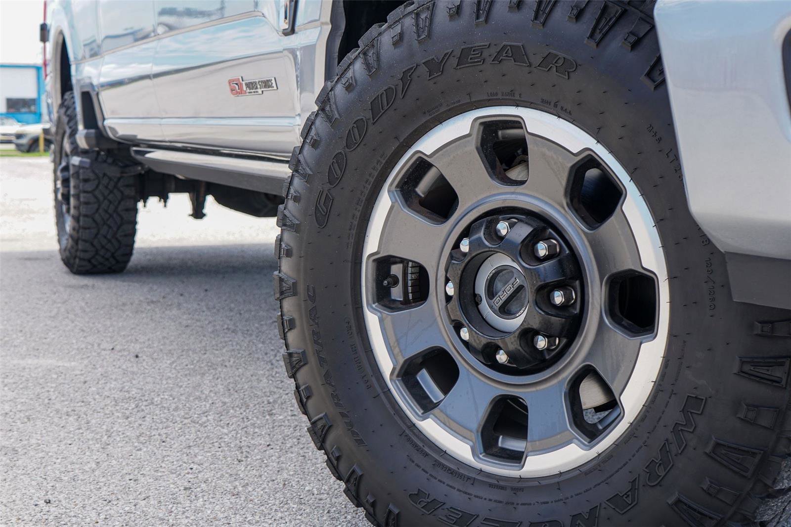 Certified 2024 Ford F250 Platinum w/ Tremor Off-Road Package AWD/4WD image 2
