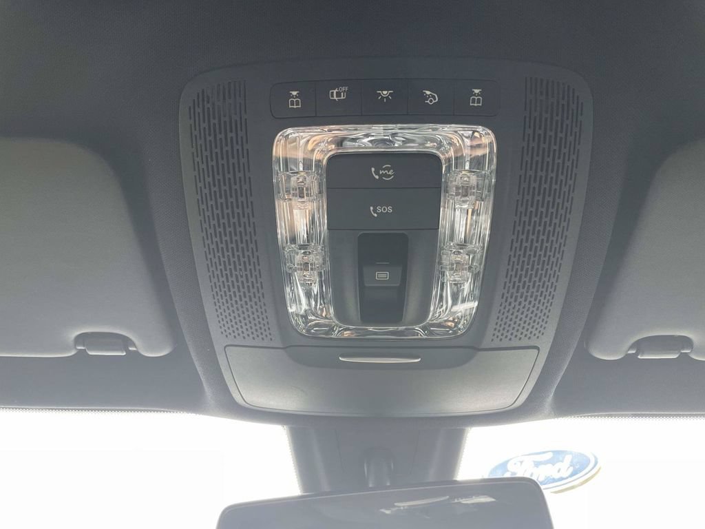 Used 2020 Mercedes-Benz GLB 250 4MATIC w/ Premium Package image 26