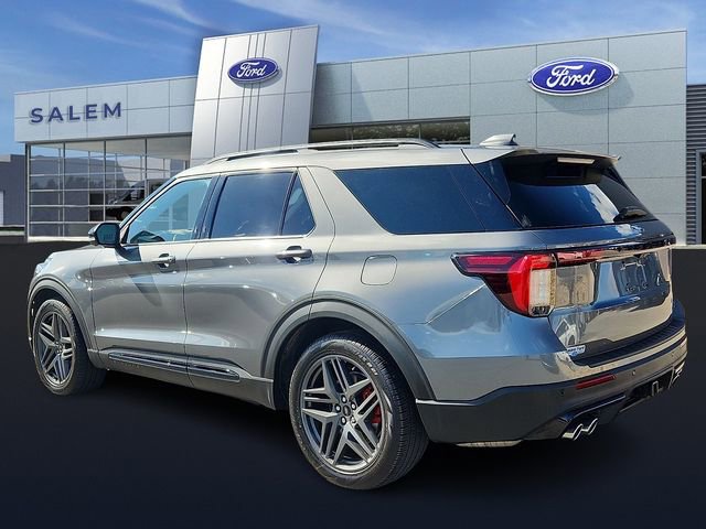 Certified 2025 Ford Explorer ST AWD/4WD image 4