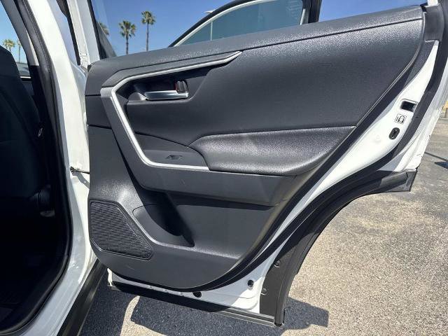 Used 2019 Toyota RAV4 XLE w/ Carpet Mat Package FWD image 28