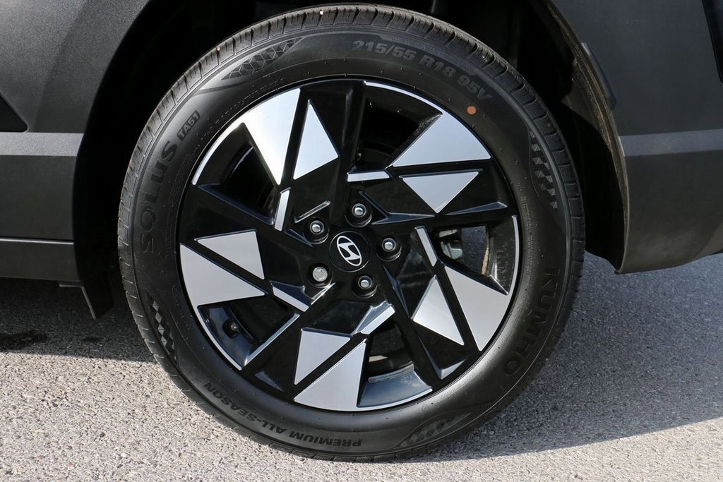 Used 2025 Hyundai Kona SEL image 9