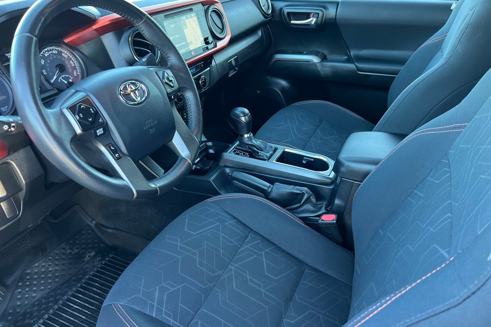 Used 2016 Toyota Tacoma TRD Off-Road image 11