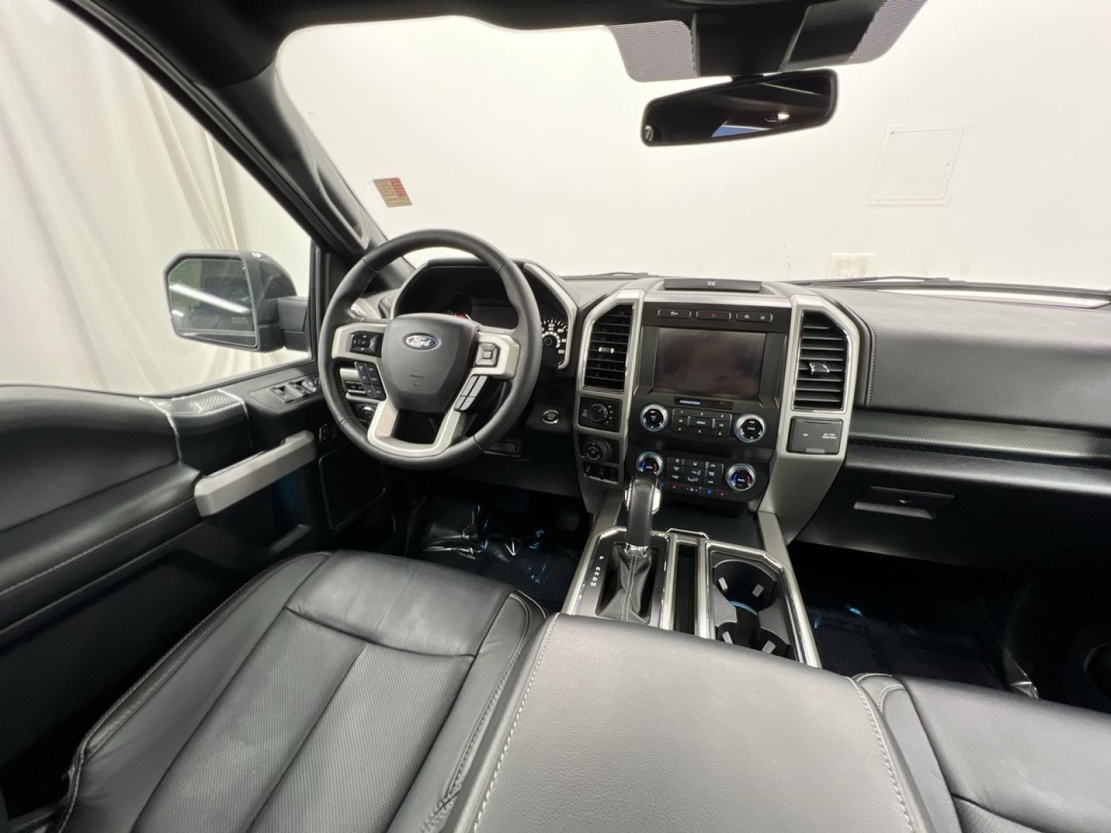 Certified 2020 Ford F150 Lariat w/ Equipment Group 502A Luxury AWD/4WD image 20