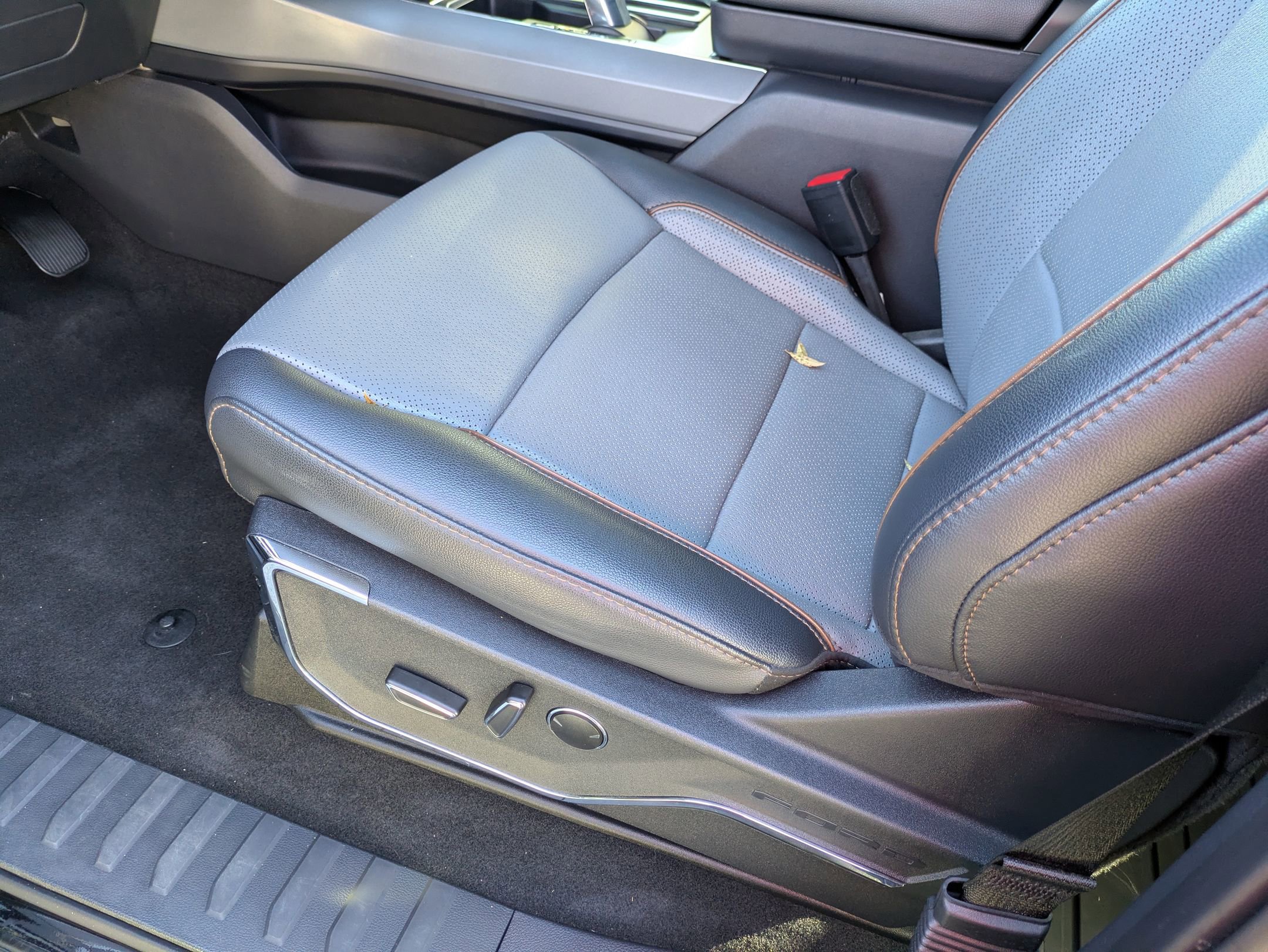 Certified 2024 Ford F150 Lightning Lariat image 17