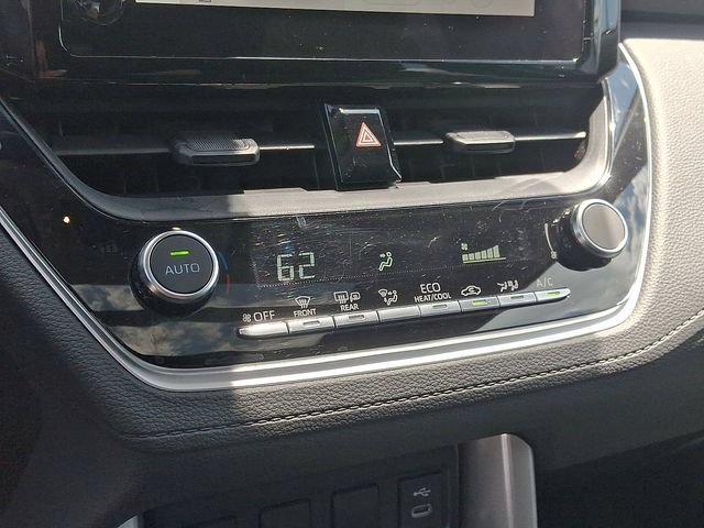 Used 2023 Toyota Corolla Cross LE w/ Moonroof Package FWD image 16