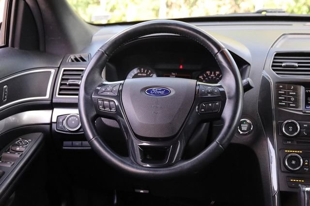 Certified 2017 Ford Explorer XLT FWD image 25