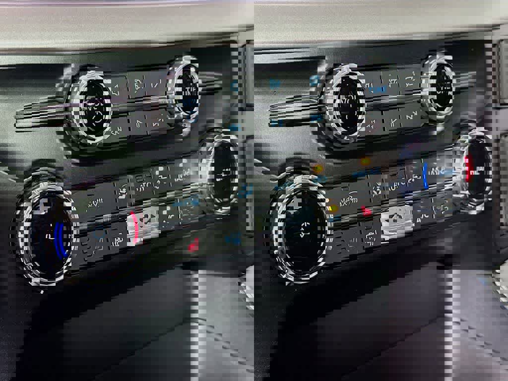 Certified 2023 Ford F150 Lightning XLT image 18