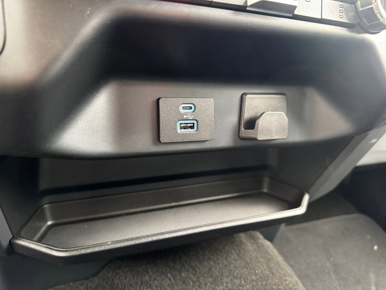 Certified 2022 Ford F150 XLT w/ Equipment Group 302A High image 25