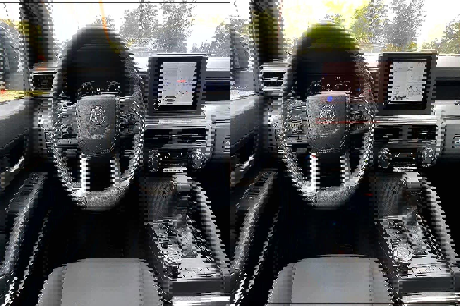 Used 2025 Toyota Tacoma TRD Off-Road image 8