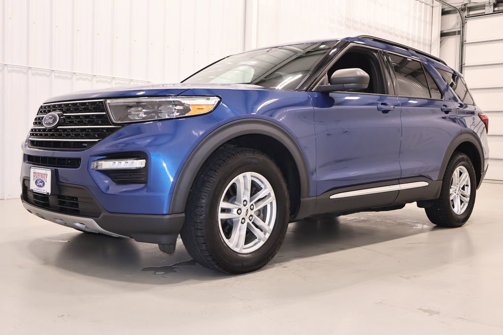 Certified 2020 Ford Explorer XLT w/ Equipment Group 202A AWD/4WD image 6