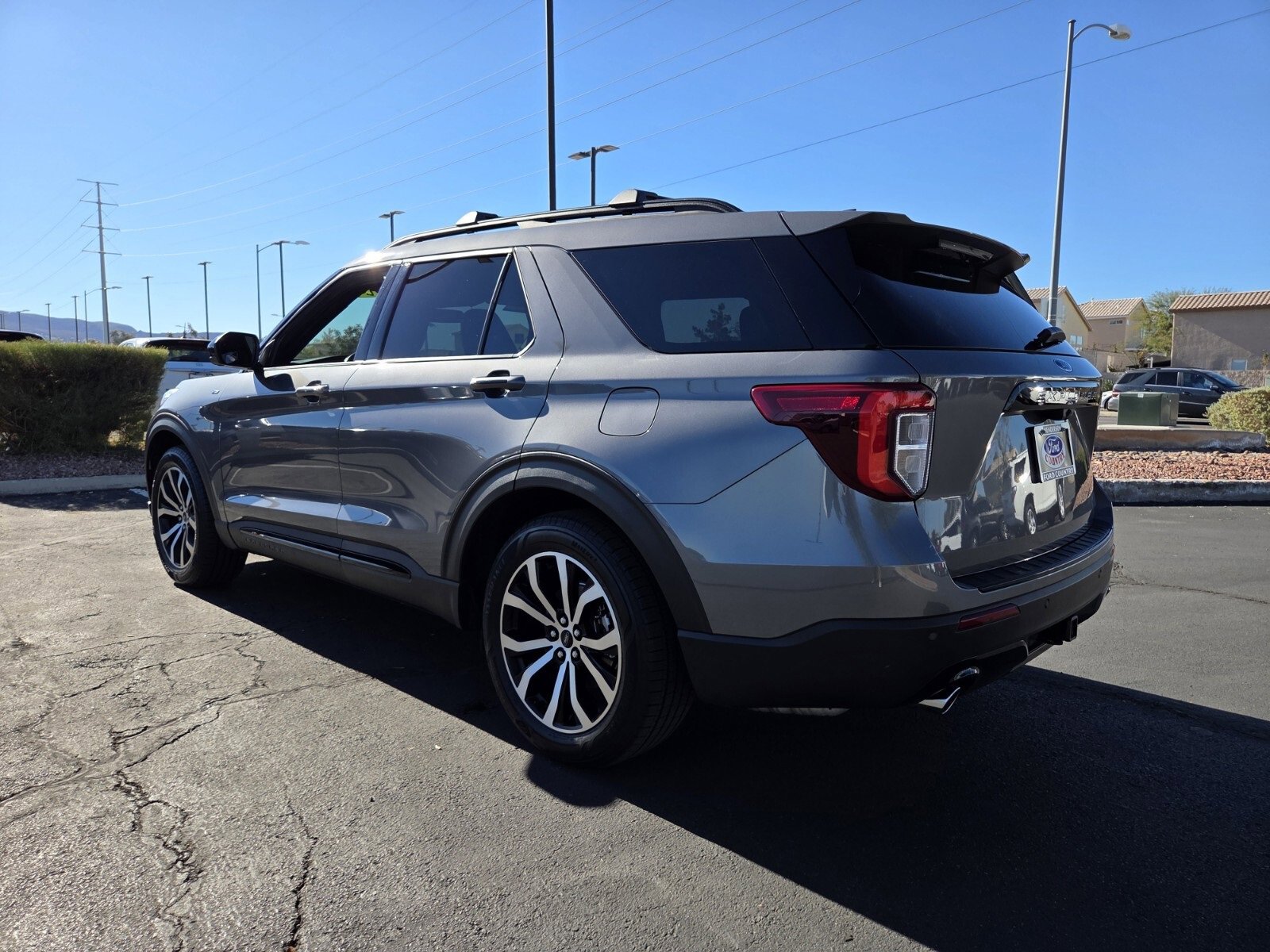 Certified 2022 Ford Explorer ST-Line w/ Class IV Trailer Tow Package image 4