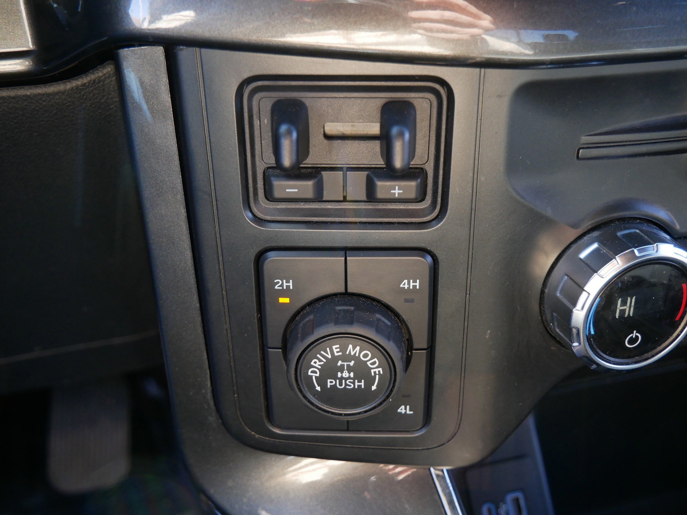 Certified 2021 Ford F150 XLT w/ Equipment Group 302A High image 31