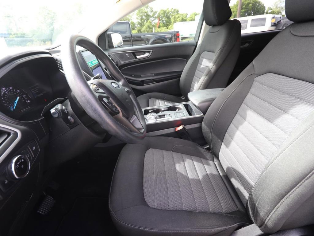 Certified 2023 Ford Edge SE w/ Black Appearance Package image 8